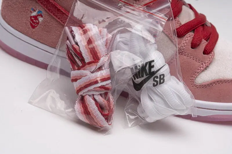 Nike SB Dunk Low "StrangeLove"