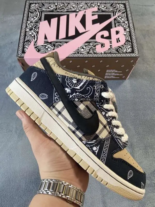 Nike SB Dunk Low "Travis Sc0tt"