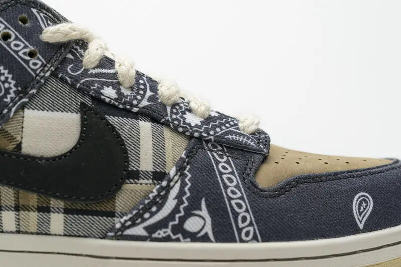 Nike SB Dunk Low "Travis Sc0tt"