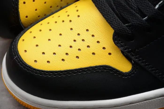 Jordan 1 High "Yellow Toe"
