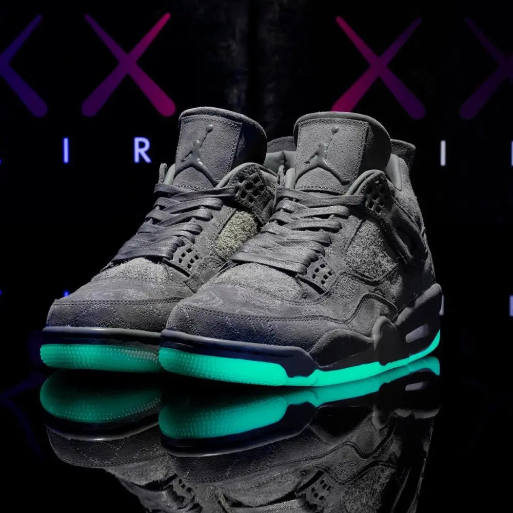 Jordan 4 Retro "Kaws"