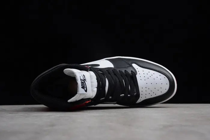 Jordan 1 High "Black Toe"