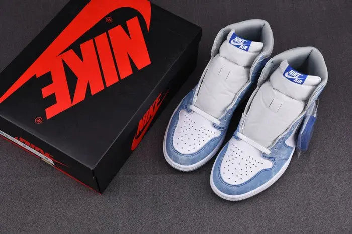 Jordan 1 High "Hyper Royal"