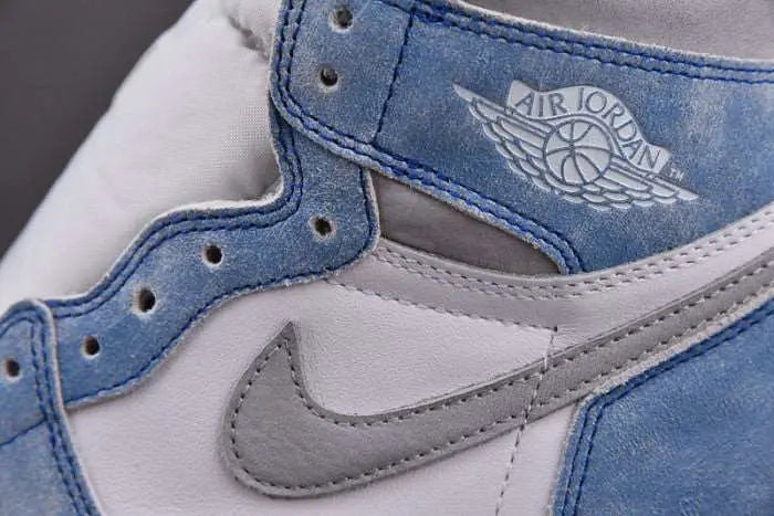 Jordan 1 High "Hyper Royal"